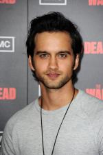 Ходячие мертвецы: 1363x2048 / 527 Кб