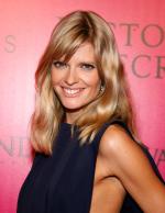 The Victoria's Secret Fashion Show: 1591x2048 / 476 Кб