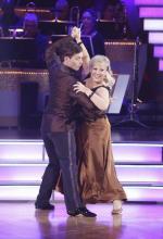 Танцы со звездами: 438x640 / 45 Кб