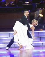 Танцы со звездами: 505x640 / 46 Кб