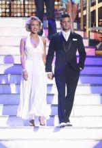 Танцы со звездами: 446x640 / 48 Кб