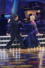 Танцы со звездами: 427x640 / 45 Кб