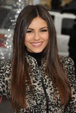 Белоснежка: Месть гномов: 1372x2048 / 740 Кб