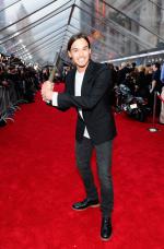 Мстители: 1352x2048 / 503 Кб