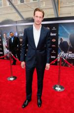 Мстители: 1359x2048 / 479 Кб