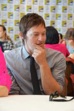 Ходячие мертвецы: 1361x2048 / 341 Кб