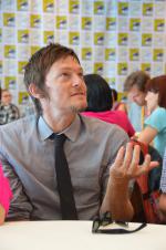 Ходячие мертвецы: 1361x2048 / 346 Кб