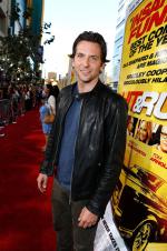 Хватай и беги: 1365x2048 / 641 Кб