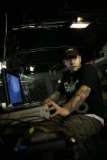 Ghost Hunters: 360x540 / 29 Кб