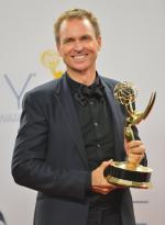 The 64th Primetime Emmy Awards: 1501x2048 / 309 Кб