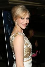 Мотель Бейтса: 1376x2048 / 370 Кб