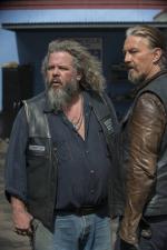 Сыны анархии: 436x653 / 42 Кб