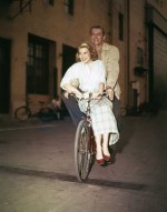 Окно во двор: 378x480 / 53.42 Кб