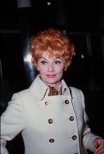 Люсиль Болл: 303x450 / 18 Кб