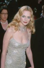 Хизер Грэм: 261x400 / 18 Кб