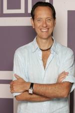 Ричард Э. Грант: 267x400 / 20 Кб