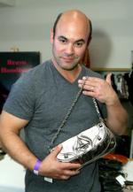 Иэн Гомес: 277x400 / 24 Кб