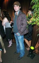 Джереми Систо: 247x400 / 30 Кб