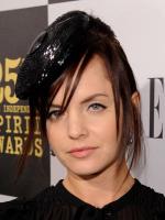 Мена Сувари: 451x600 / 48 Кб