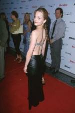 Мена Сувари: 267x400 / 18 Кб