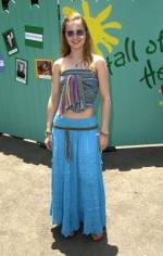 Мена Сувари: 255x400 / 26 Кб