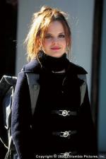 Мена Сувари: 475x712 / 45 Кб