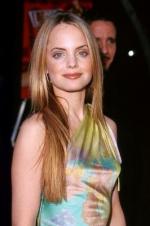 Мена Сувари: 266x400 / 20 Кб