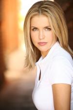 Лори Фортье: 1367x2048 / 266 Кб