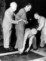 Хамфри Богарт: 339x450 / 42 Кб