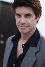 Брэд Милн: 480x720 / 41 Кб