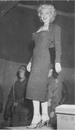 Мэрилин Монро: 403x700 / 41 Кб