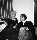 Мэрилин Монро: 423x450 / 33 Кб