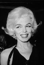 Мэрилин Монро: 305x450 / 24 Кб