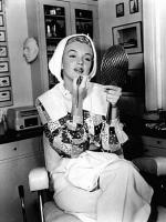 Мэрилин Монро: 339x450 / 39 Кб