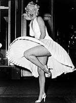 Мэрилин Монро: 332x450 / 32 Кб