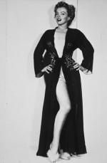 Мэрилин Монро: 296x450 / 18 Кб