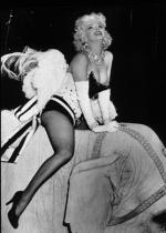 Мэрилин Монро: 322x450 / 30 Кб