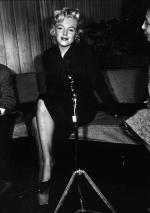 Мэрилин Монро: 318x450 / 25 Кб