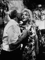 Мэрилин Монро: 339x450 / 42 Кб