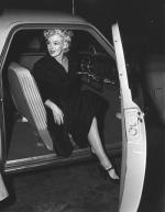 Мэрилин Монро: 350x450 / 28 Кб