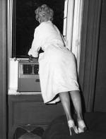 Мэрилин Монро: 343x450 / 29 Кб