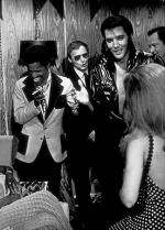 Элвис Пресли: 324x450 / 45 Кб