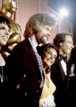 Лайза Миннелли: 321x450 / 31 Кб