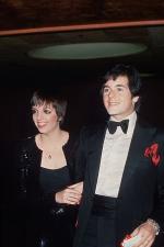 Лайза Миннелли: 300x450 / 19 Кб