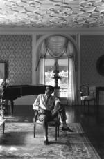 Джордж Хэмилтон: 275x420 / 28 Кб