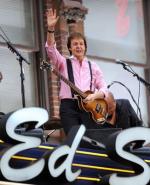 Пол МакКартни: 326x400 / 33 Кб