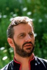 Ринго Старр: 303x450 / 25 Кб