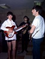 Джон Леннон: 348x450 / 30 Кб