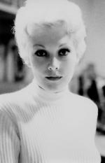 Ким Новак: 271x420 / 15 Кб