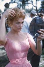 Ким Новак: 300x450 / 27 Кб